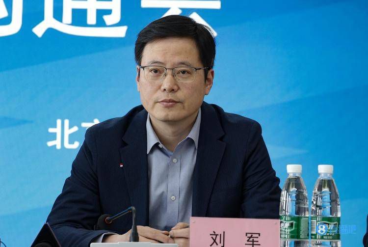 偷窥新婚之夜裸体